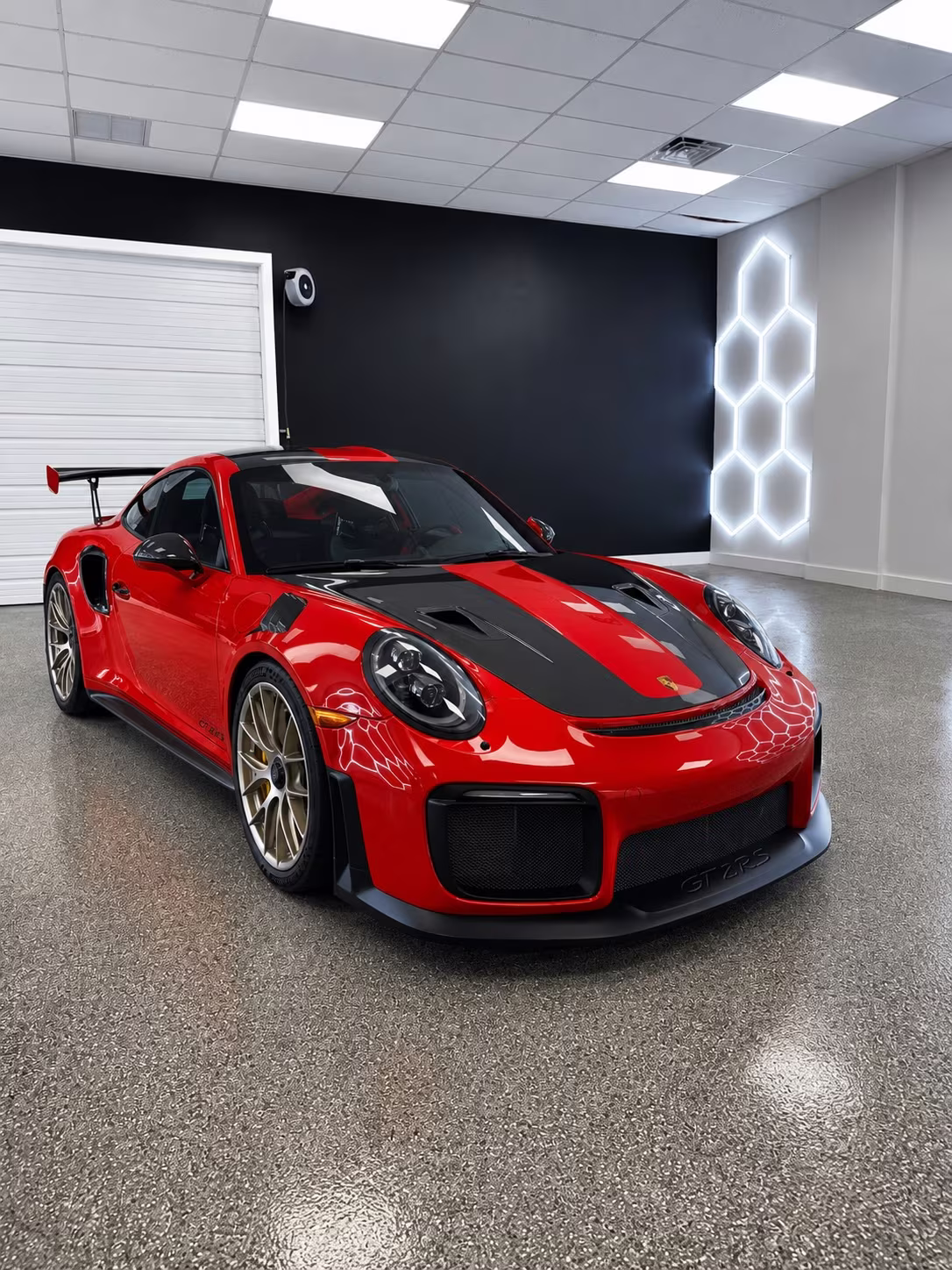Porsche 911 GT2 RS in the bay